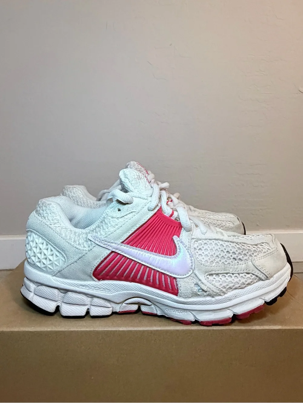 Nike Air Zoom Vomero 5 'Sail Siren Red’ size 8